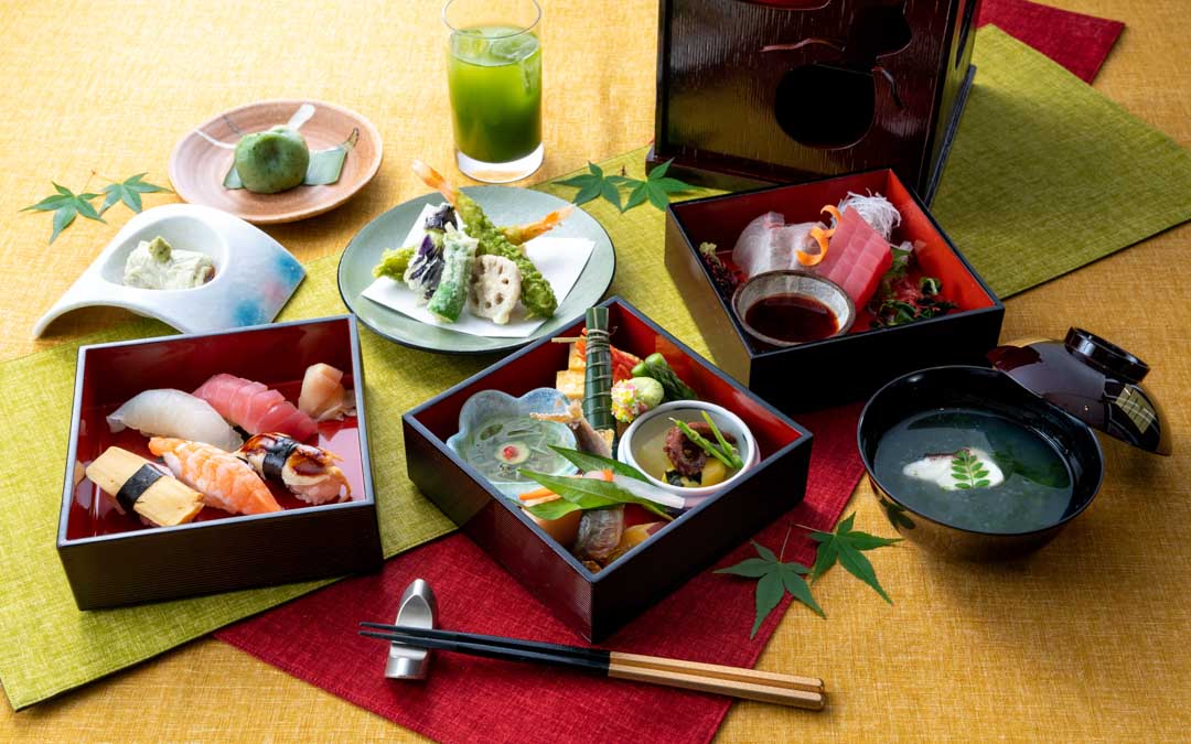 新緑三段弁当 / The Triple-Stacked Box Lunch