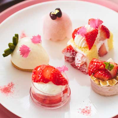 苺アフタヌーンティーセット / The Strawberry Afternoon Tea Set 中段スイーツ