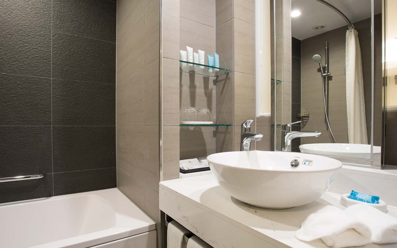 スーペリア シングル バスルーム / Bath Room in Superior Single Room