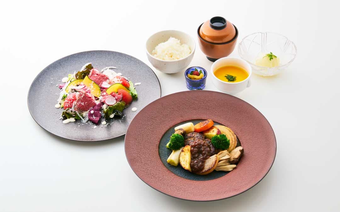 黒毛和牛のハンバーグを野菜とともに味わう鉄板焼ランチ イメージ