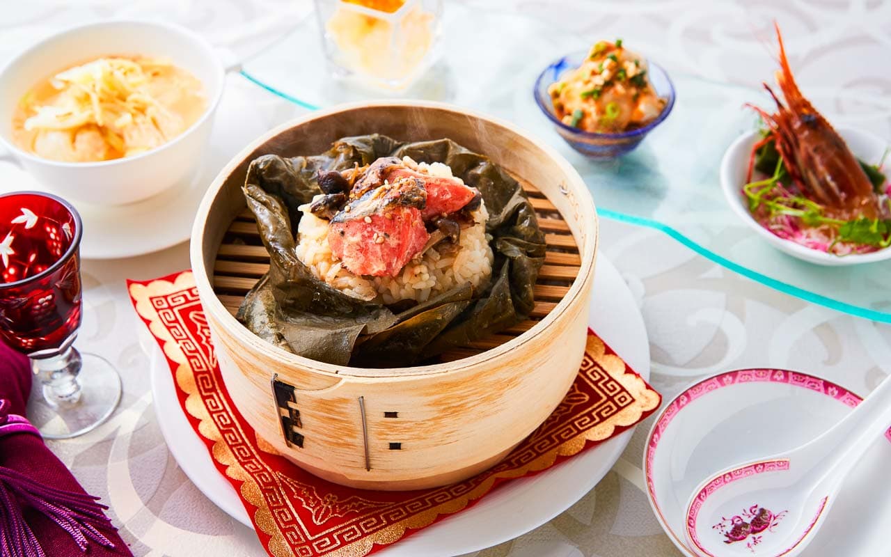 中国料理 桃李 で提供される料理イメージ　鮭のセロファン包み蒸し焼き